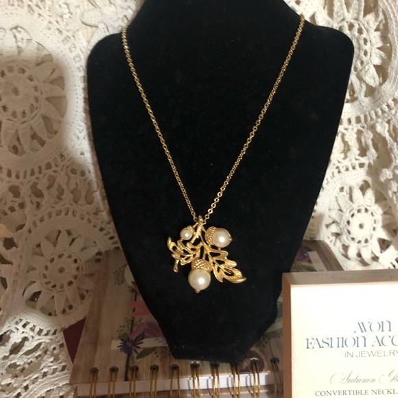 Avon Jewelry - NWT Vintage Avon Autum Glory Necklace which converts to a Brooch.